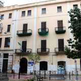 Una di queste scuole � la media Carducci, che si affaccia sul proseguimento di via San Francesco d�Assisi